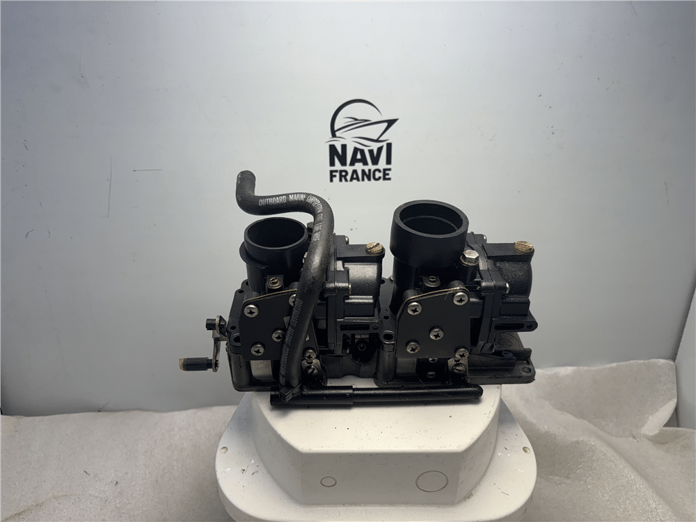 Carburateur babord 115 HP V4 60° Evinrude Johnson - 439208-